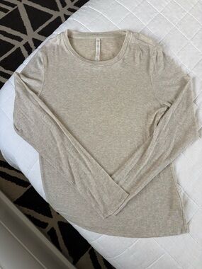 The group Babaton heathered oatmeal long sleeve